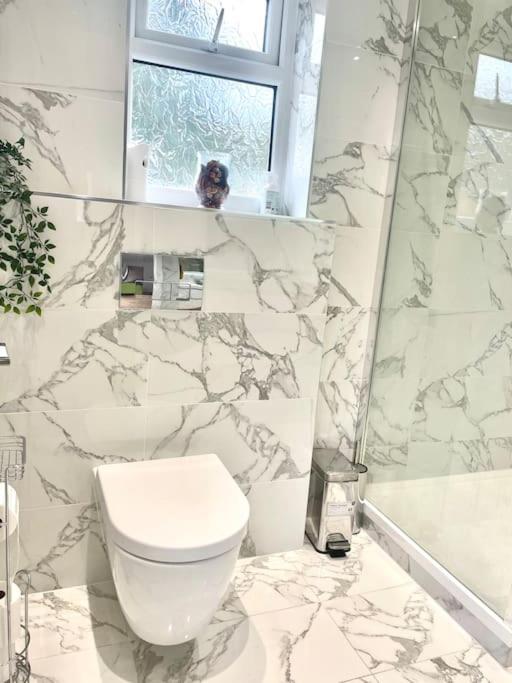 Stunning 1 Bedroom And Double Sofa Bed Near Train Station Southampton Exteriér fotografie